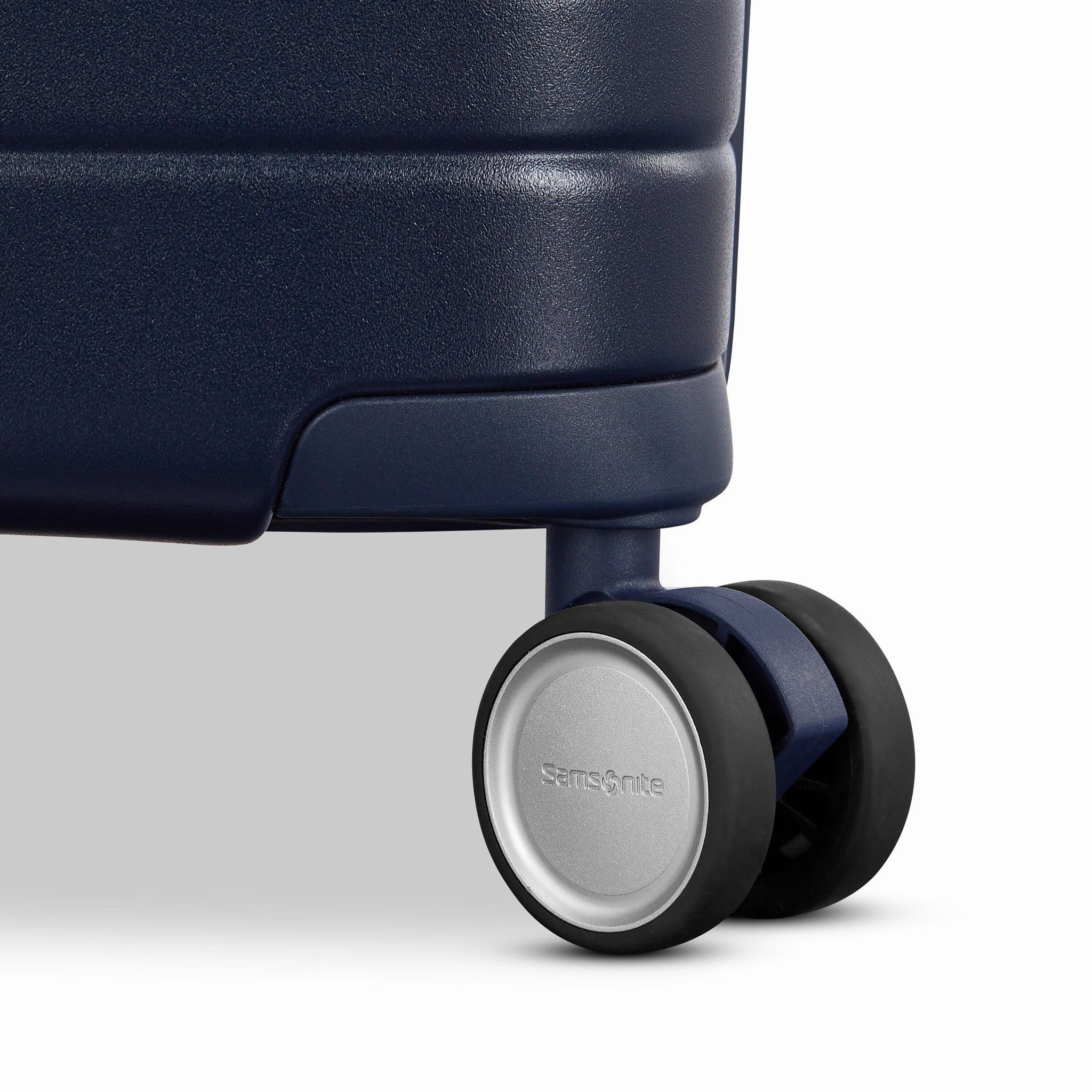 Samsonite Virtuosa Expandable Carry-On Spinner