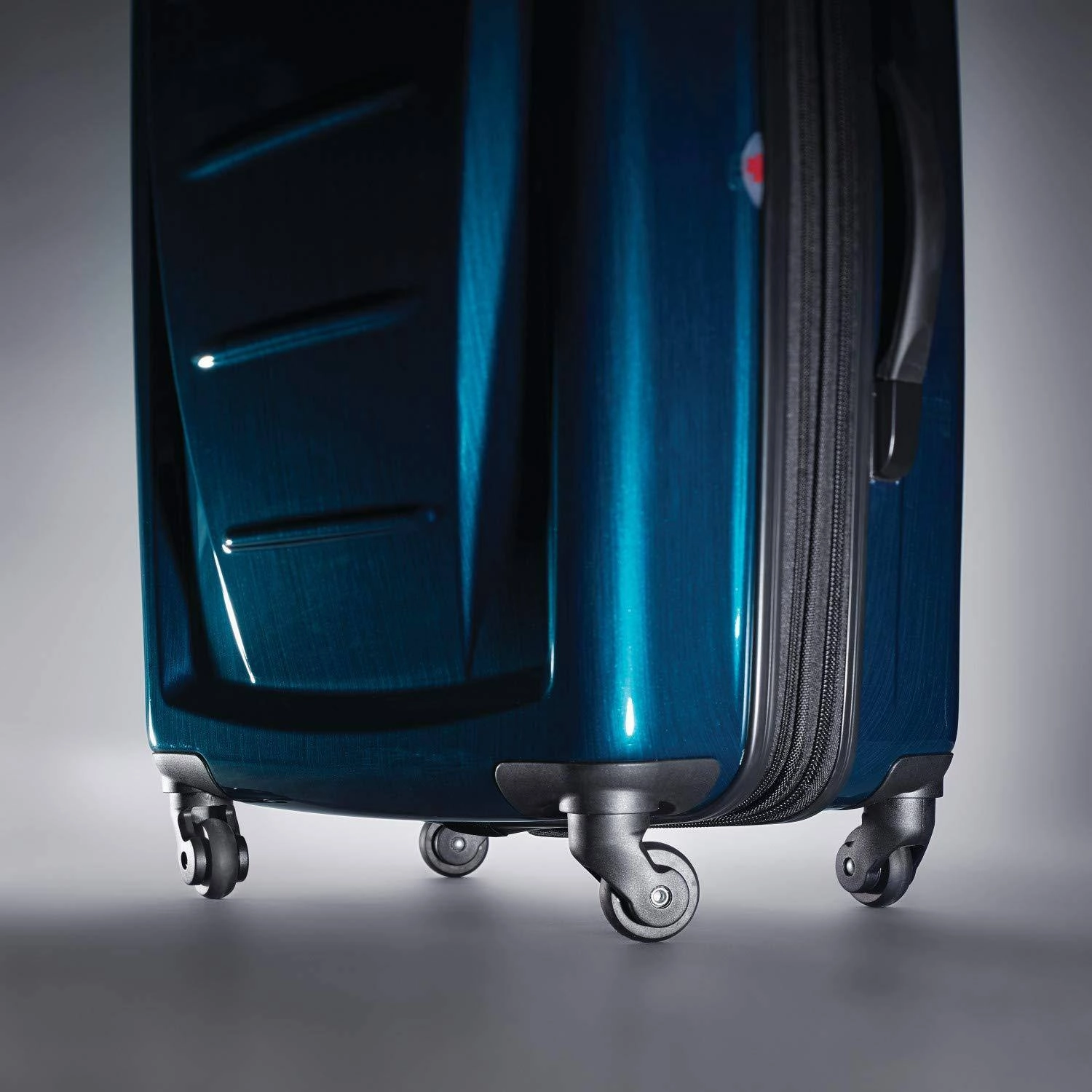 Samsonite Winfield 2 20" 4-Wheel Carry-On Luggage