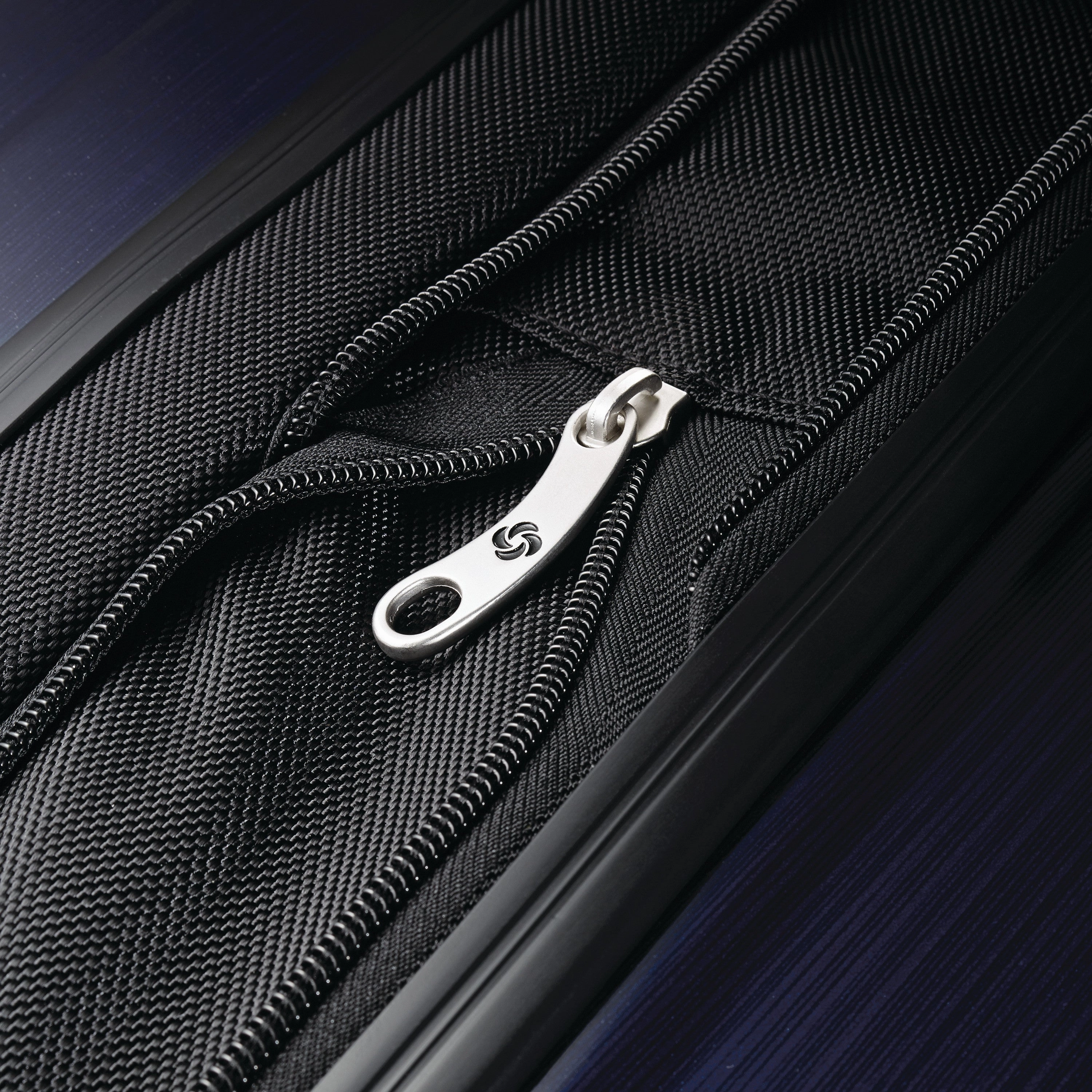 Samsonite Winfield 2 20" 4-Wheel Carry-On Luggage