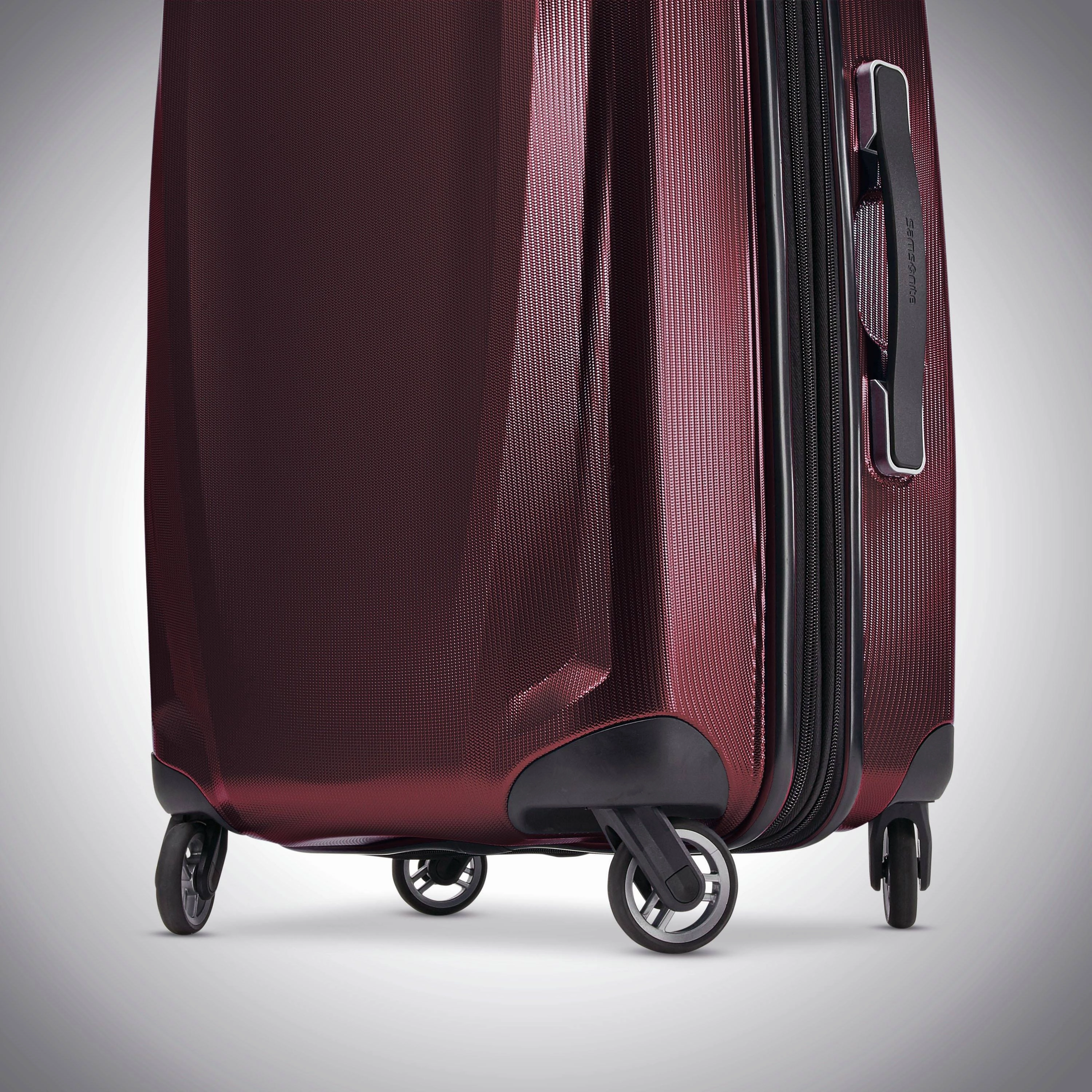 Samsonite Winfield 3 DLX 3 Piece Set (20"/24"/28") 4-Wheel Luggage Sets