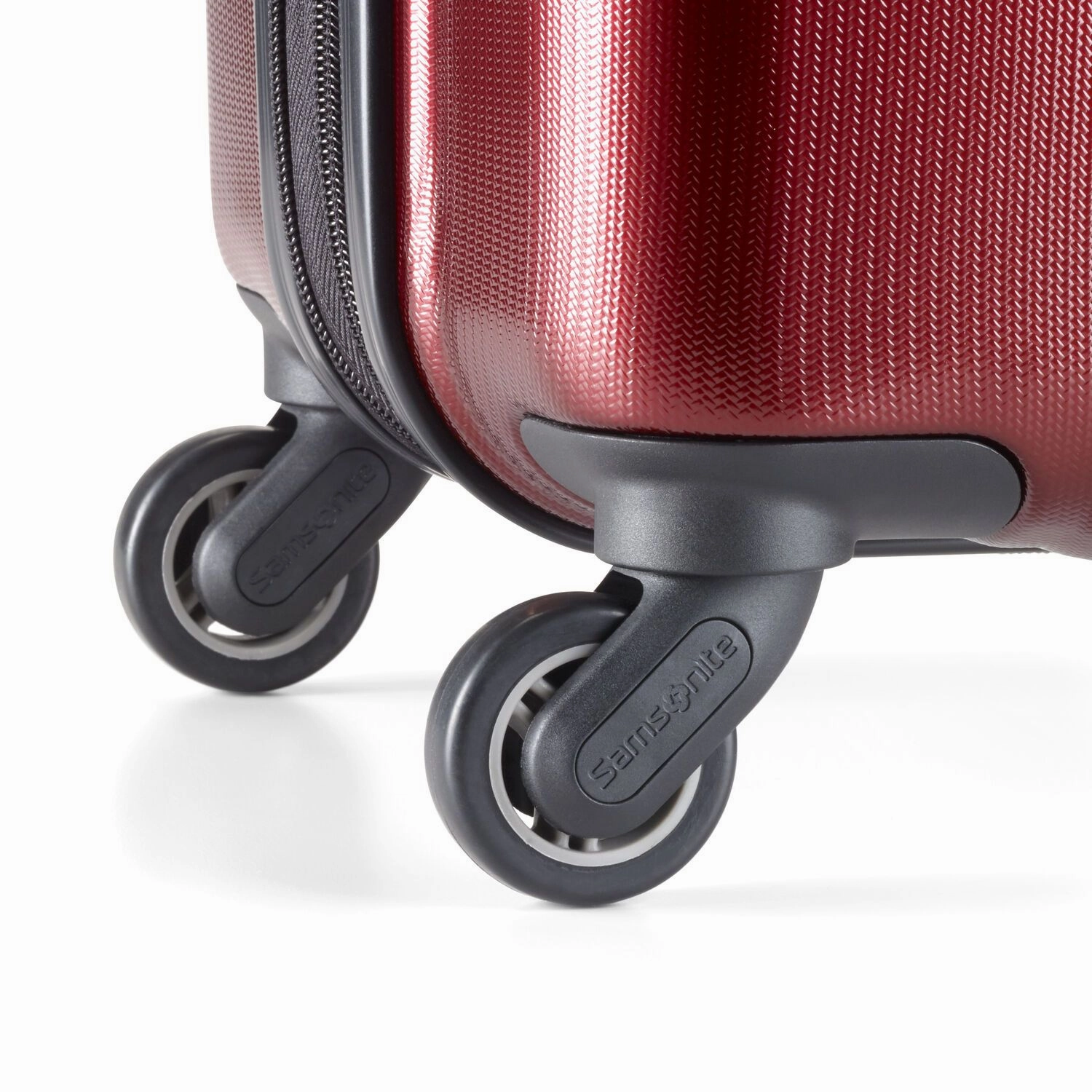 Samsonite Winfield NXT Spinner Large Expandable Luggage