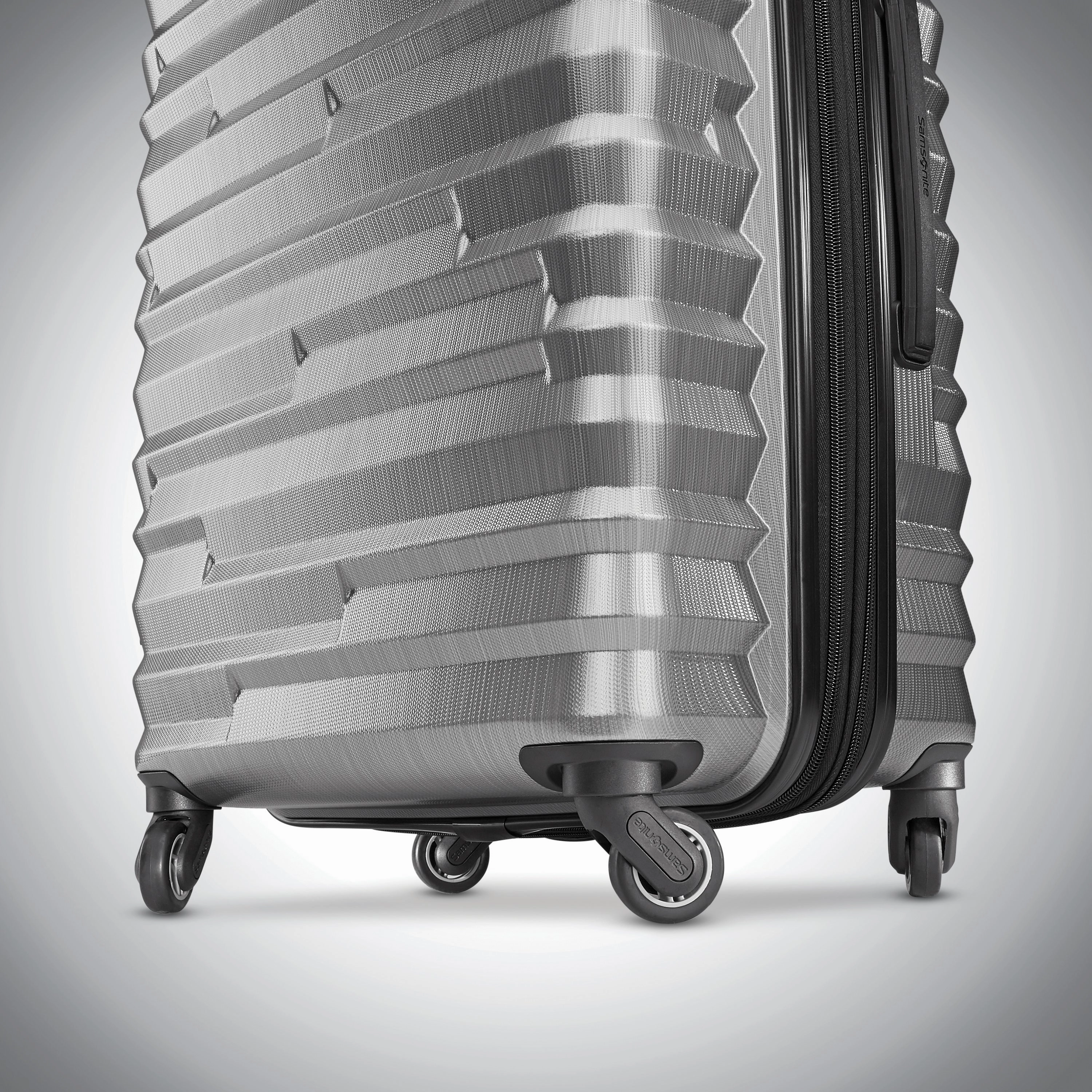 Samsonite Ziplite 4.0  Medium Spinner