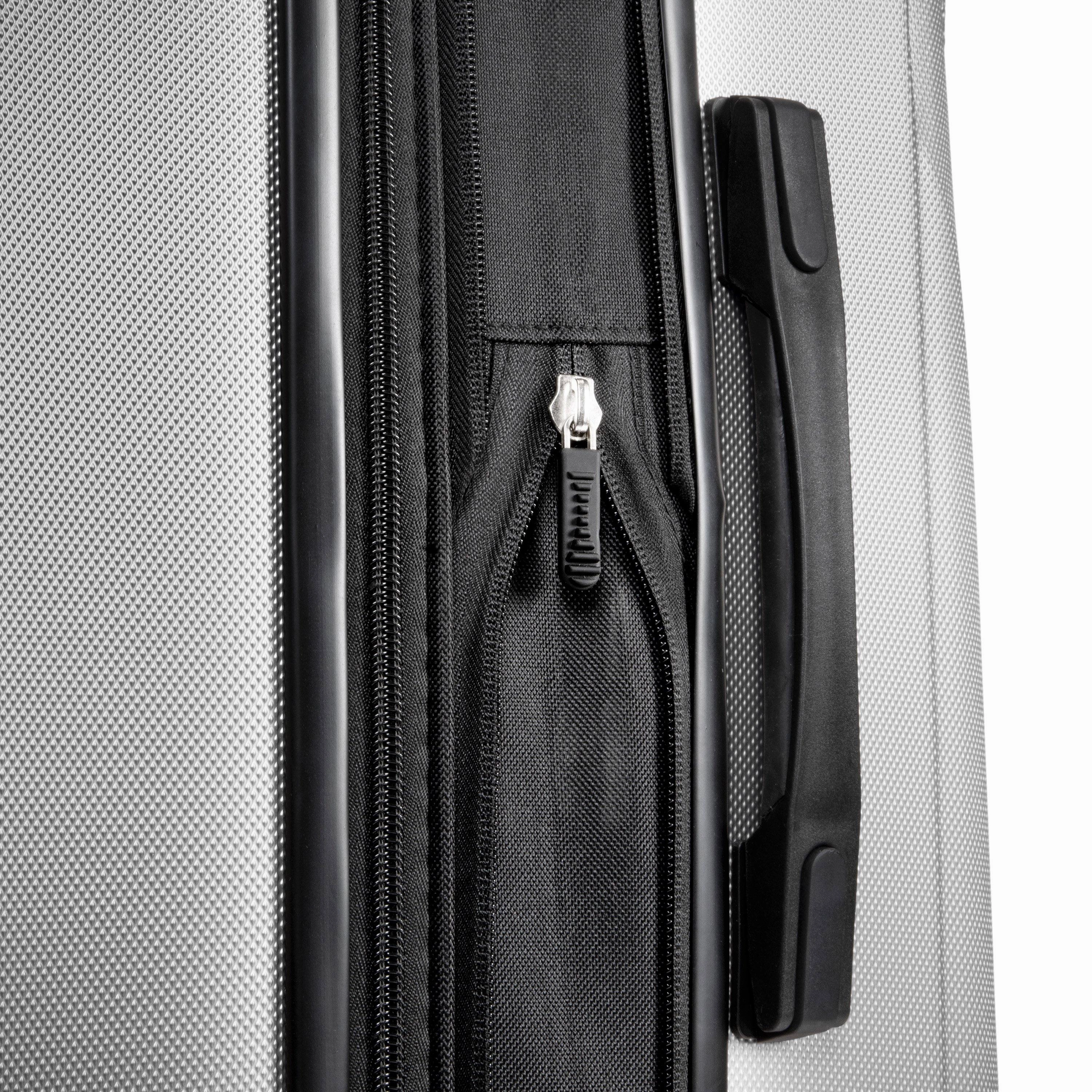 Skyway Epic 24" 4-Wheel Medium Luggage