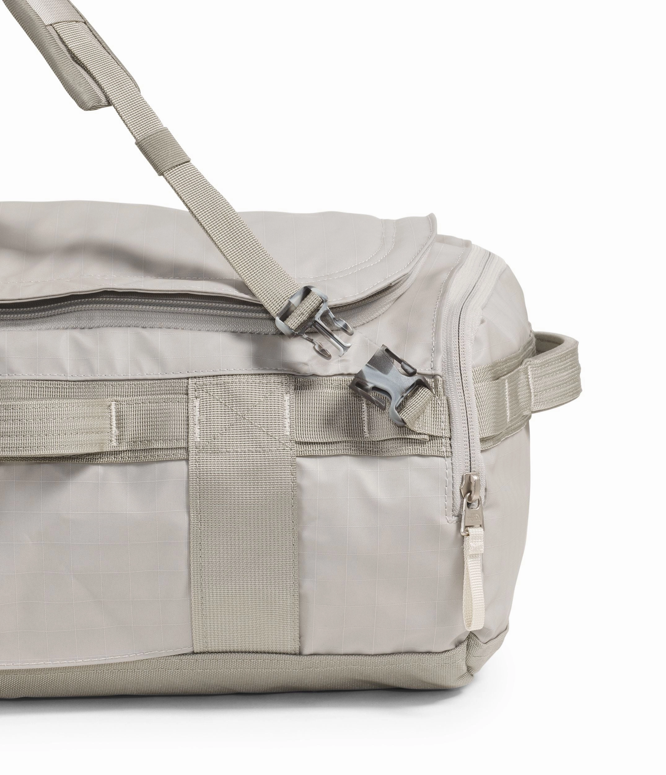 The North Face Base Camp Voyager Duffel32L