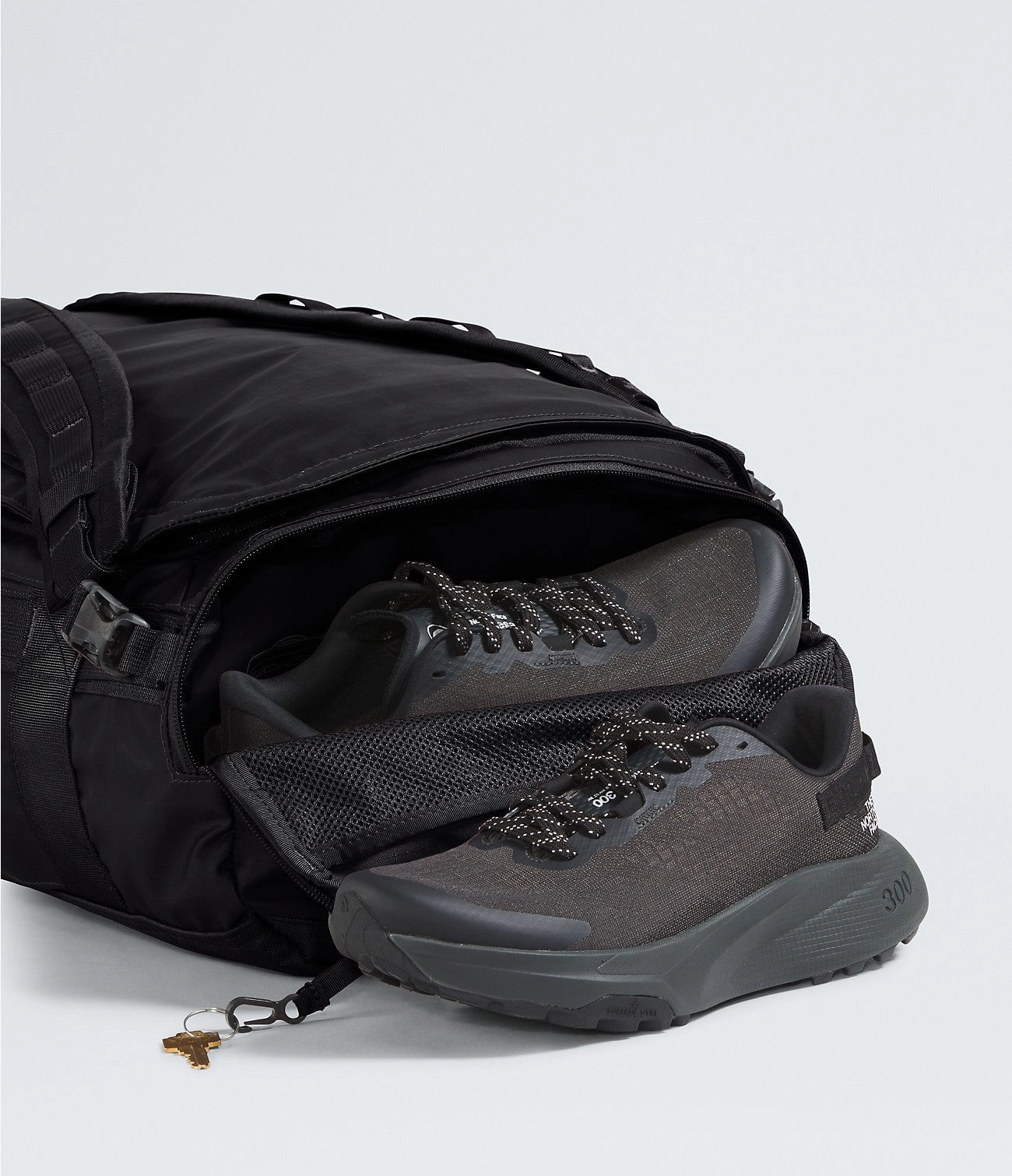 The North Face Base Camp Voyager Duffel32L