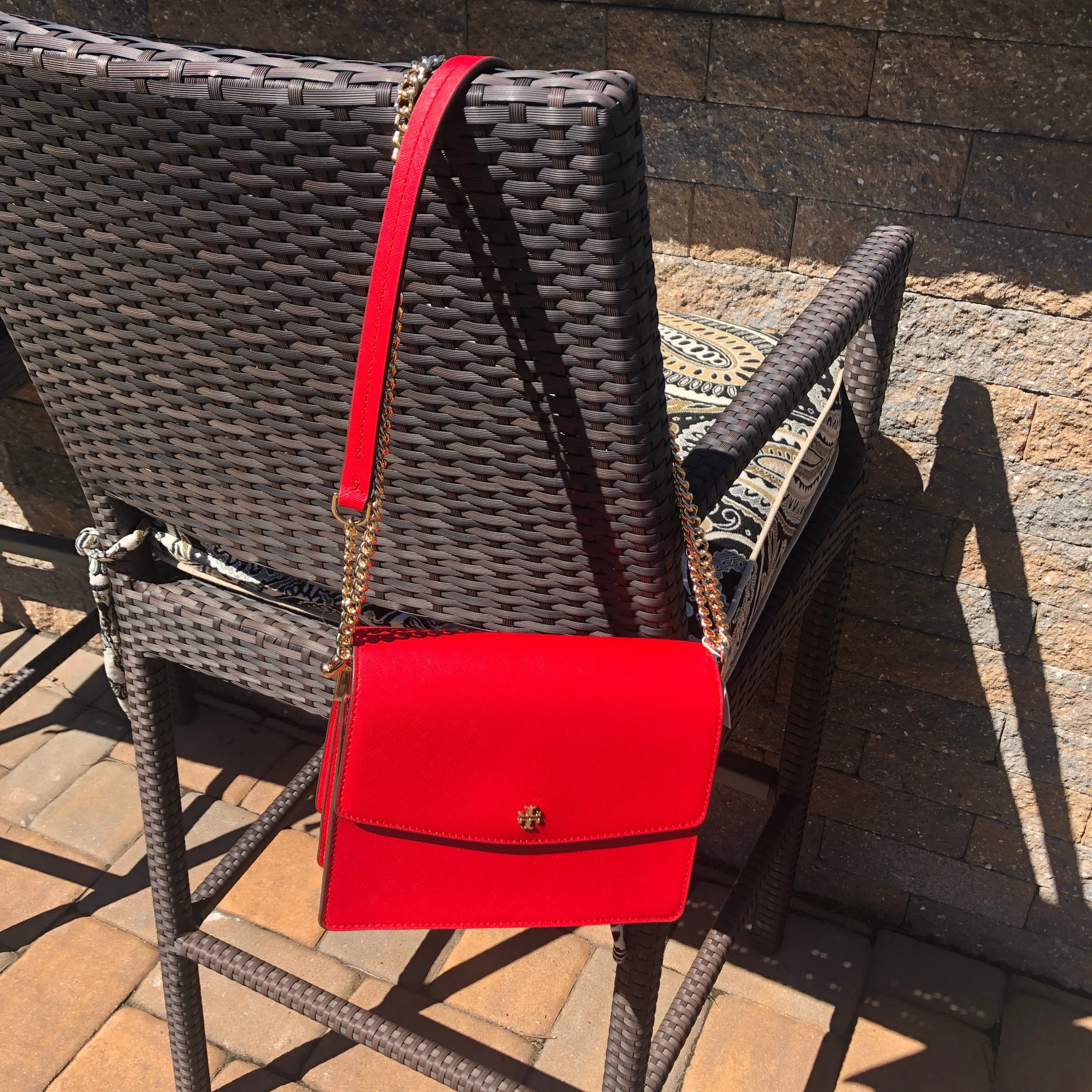 Tory Burch Emerson Envelope Shoulder Bag in Brilliant Red