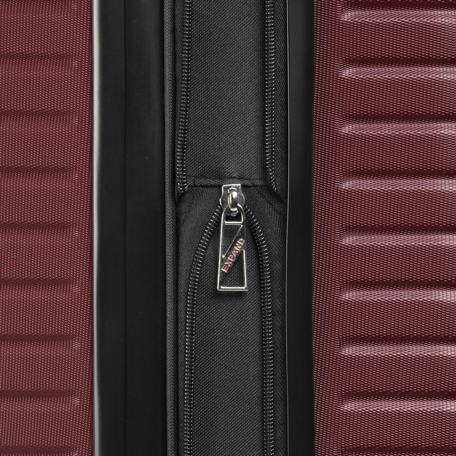 TOTAL TRAVELWARE Everest Expandable Hardsided Spinner, 24-Inch Checked Medium