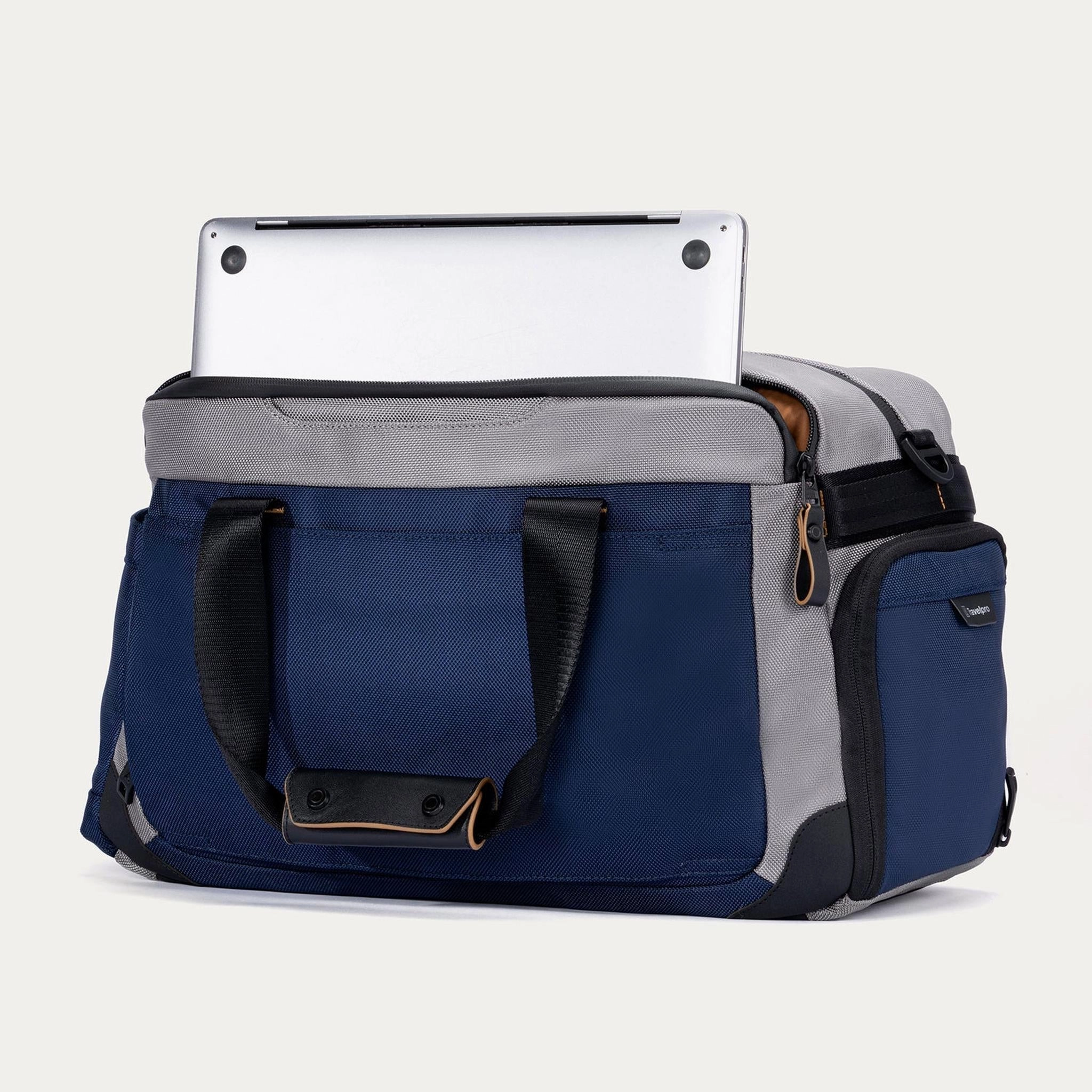 Travelpro Altitude Day-to-Day Duffel