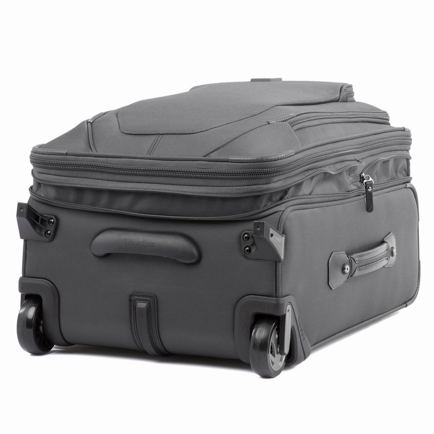 TravelPro Crew 10 22" Expandable Rollaboard Suiter