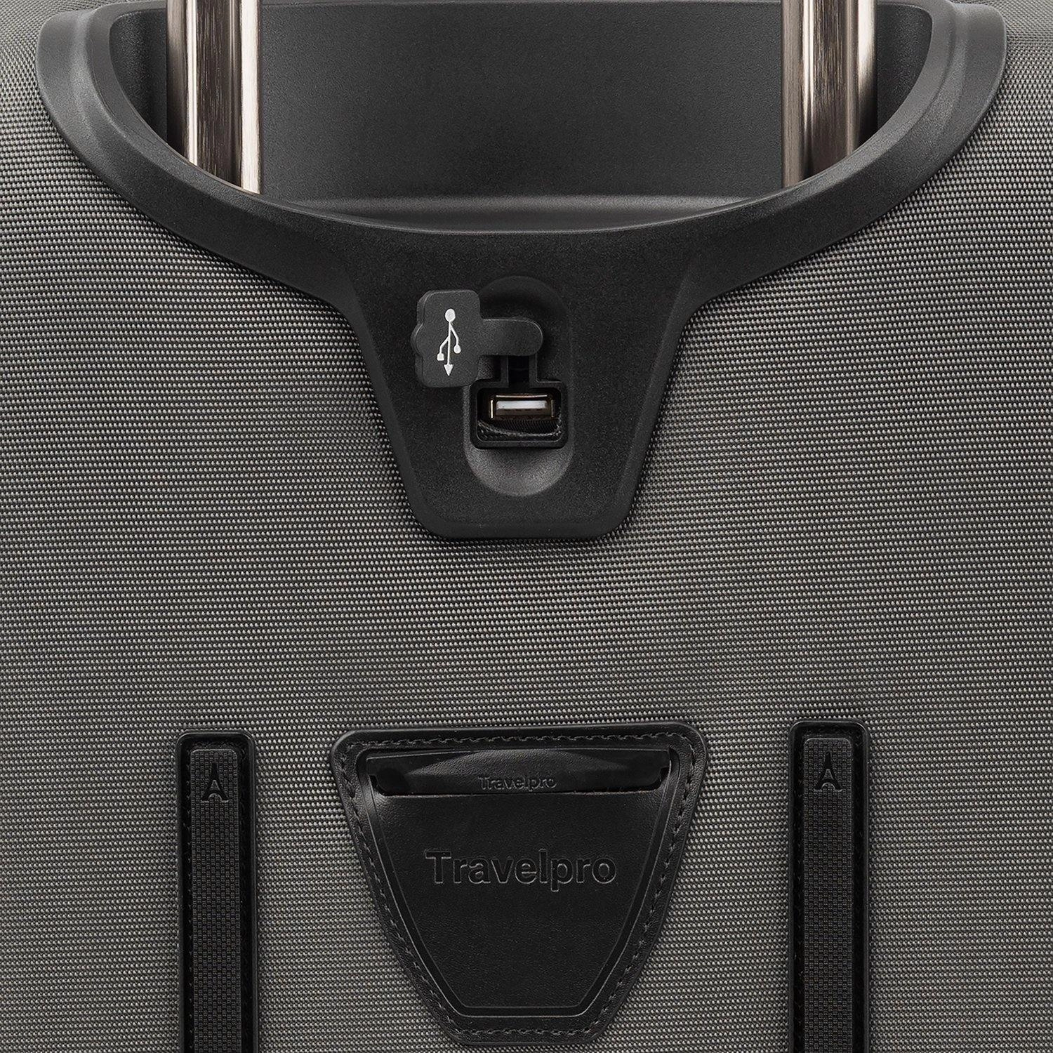 Travelpro Crew Versapack Global Carry-On Exp Rollaboard