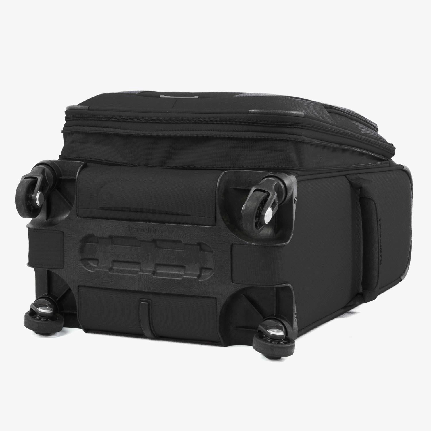 Travelpro Maxlite 5  Lightweight 21" Expandable Carry-On Spinner