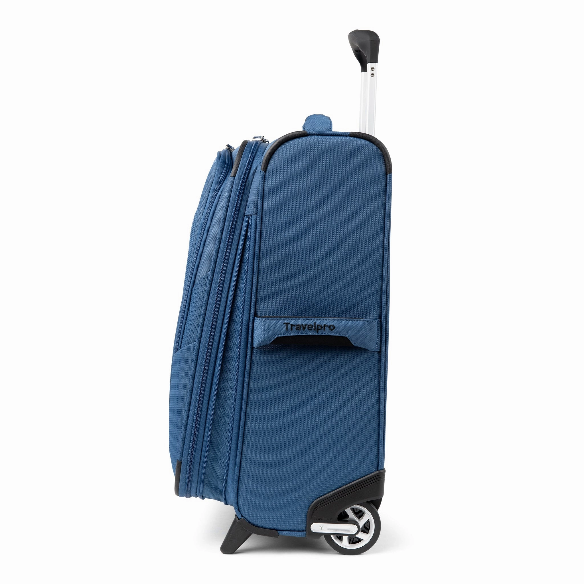 Travelpro Maxlite 5 Lightweight International Expandable Carry-On Rollaboard (2-Wheeled)