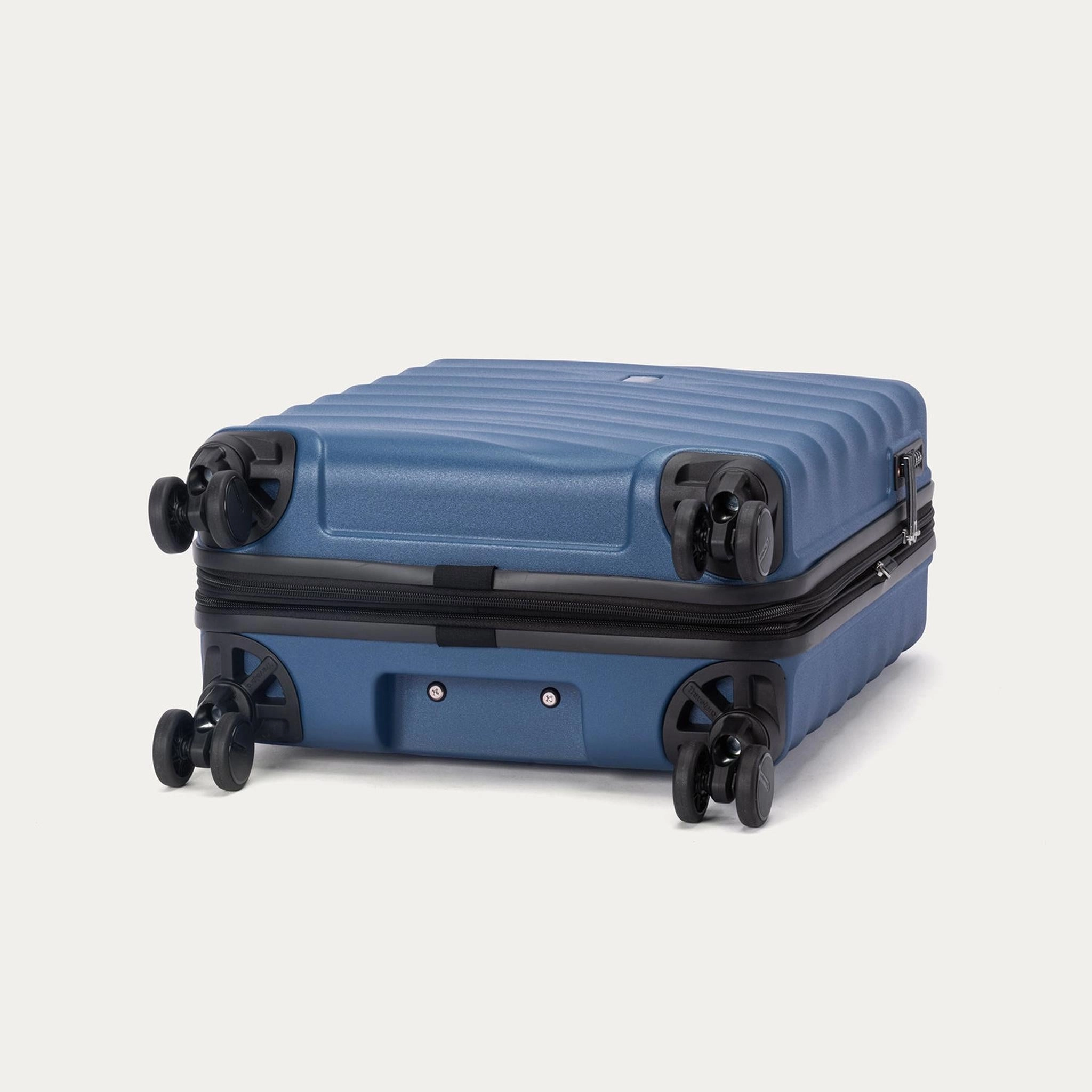 Travelpro Maxlite Air V2 International Carry-on Expandable Spinner
