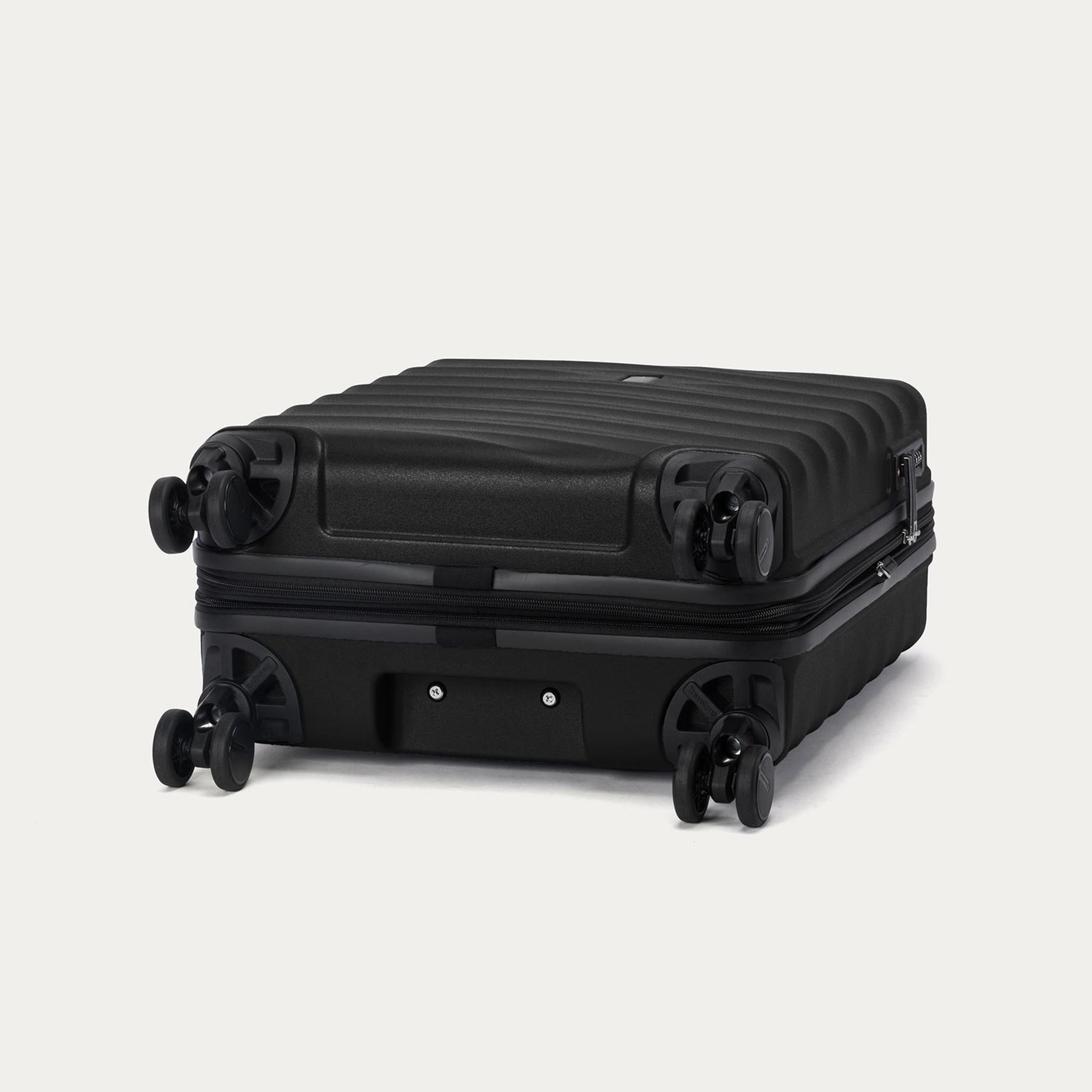 Travelpro Maxlite Air V2 International Carry-on Expandable Spinner