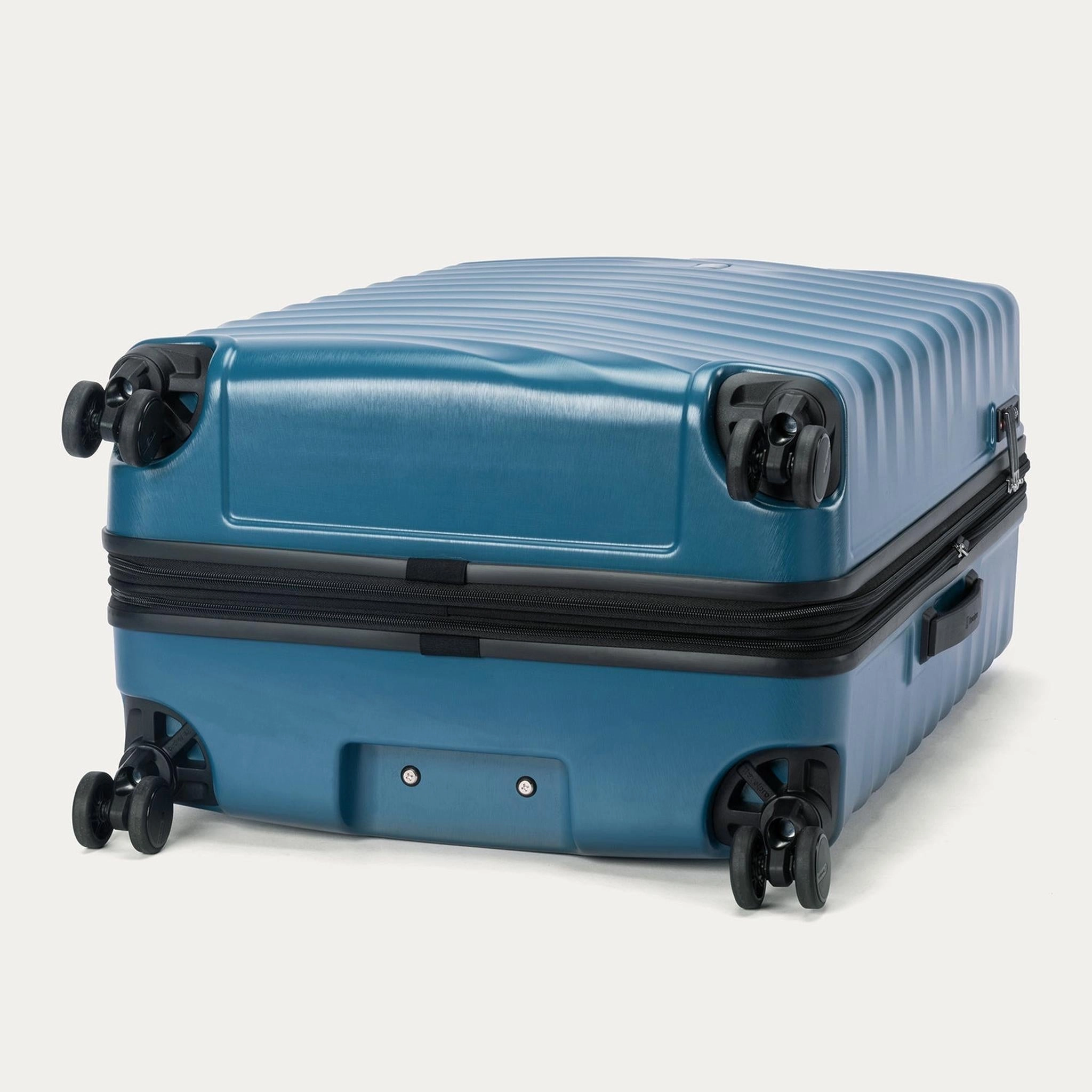 Travelpro Maxlite Air V2 Large Check-in Expandable Spinner