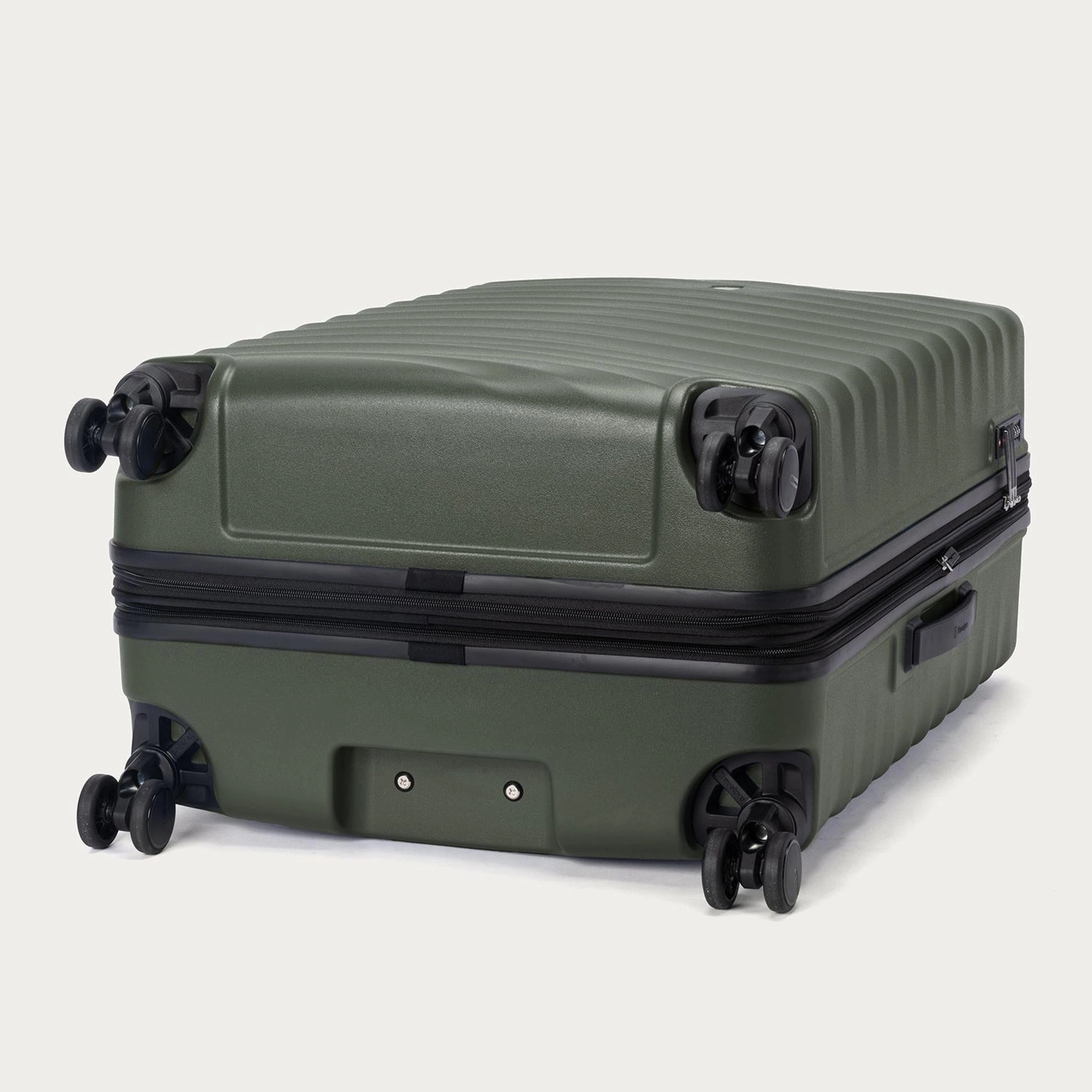 Travelpro Maxlite Air V2 Large Check-in Expandable Spinner