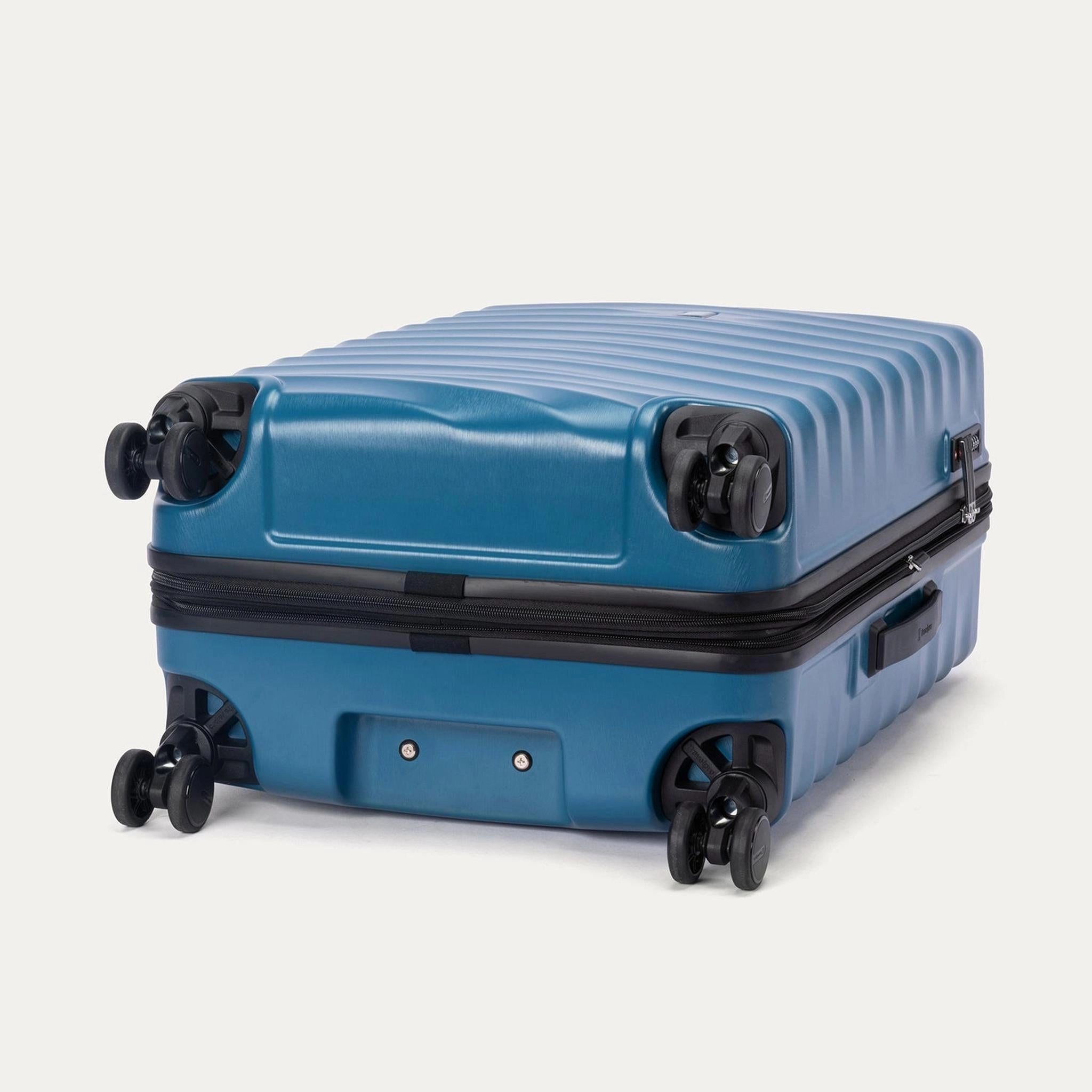 Travelpro Maxlite Air V2 Medium Check-in Expandable Spinner