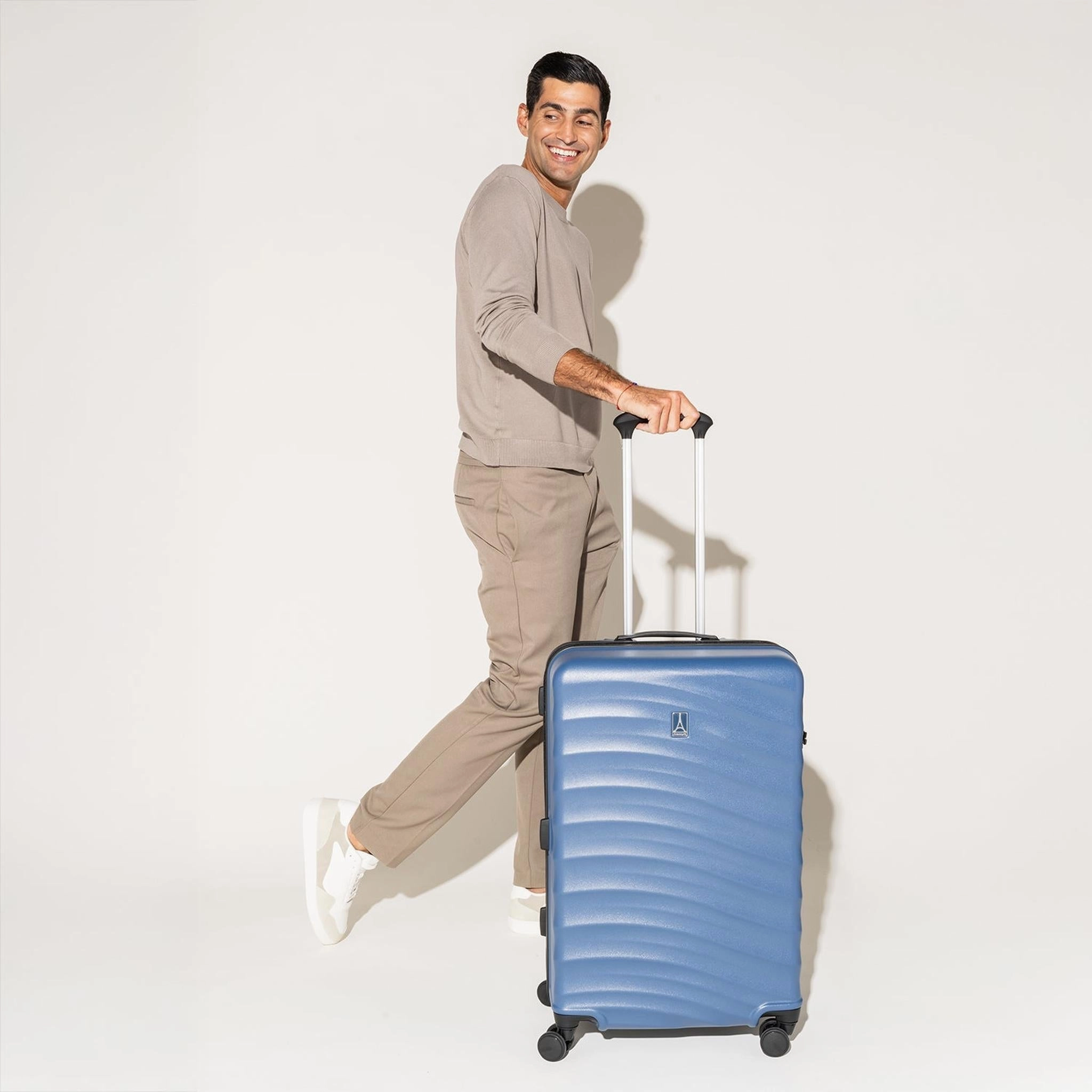 Travelpro Maxlite Air V2 Medium Check-in Expandable Spinner