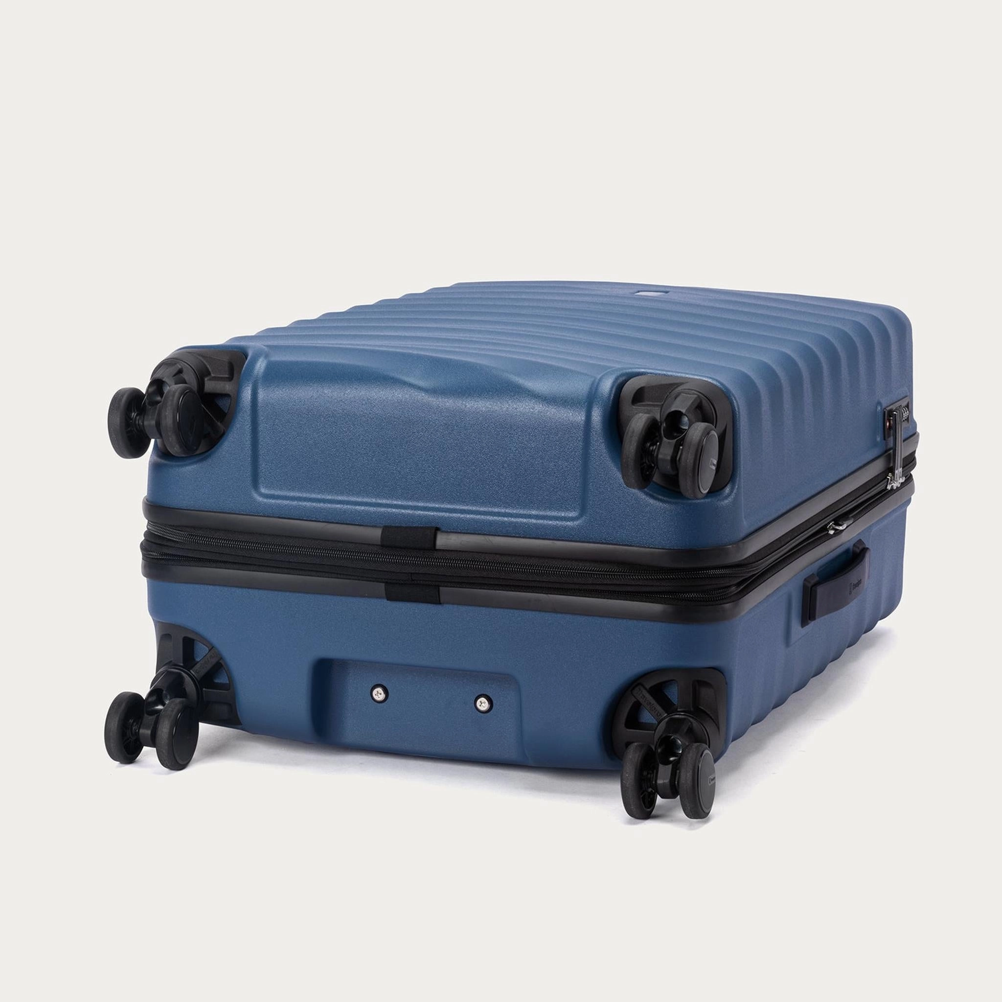 Travelpro Maxlite Air V2 Medium Check-in Expandable Spinner