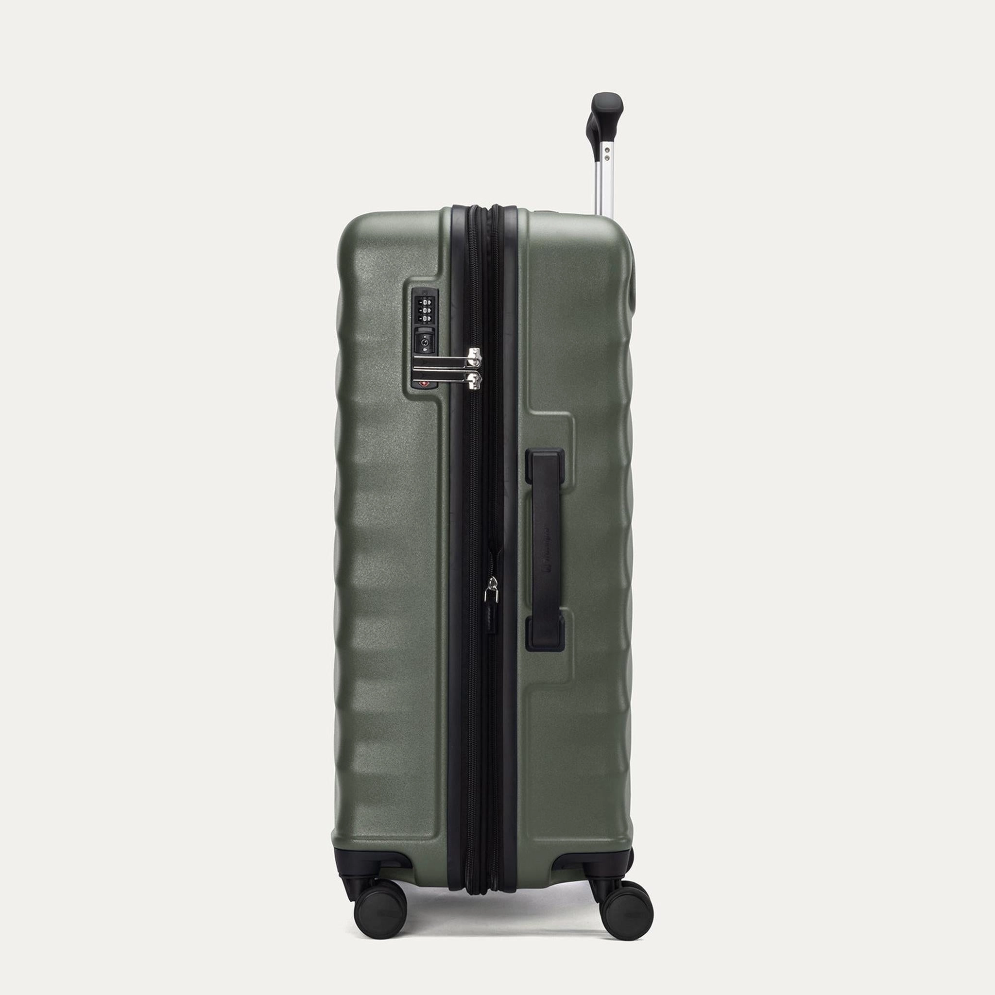 Travelpro Maxlite Air V2 Medium Check-in Expandable Spinner