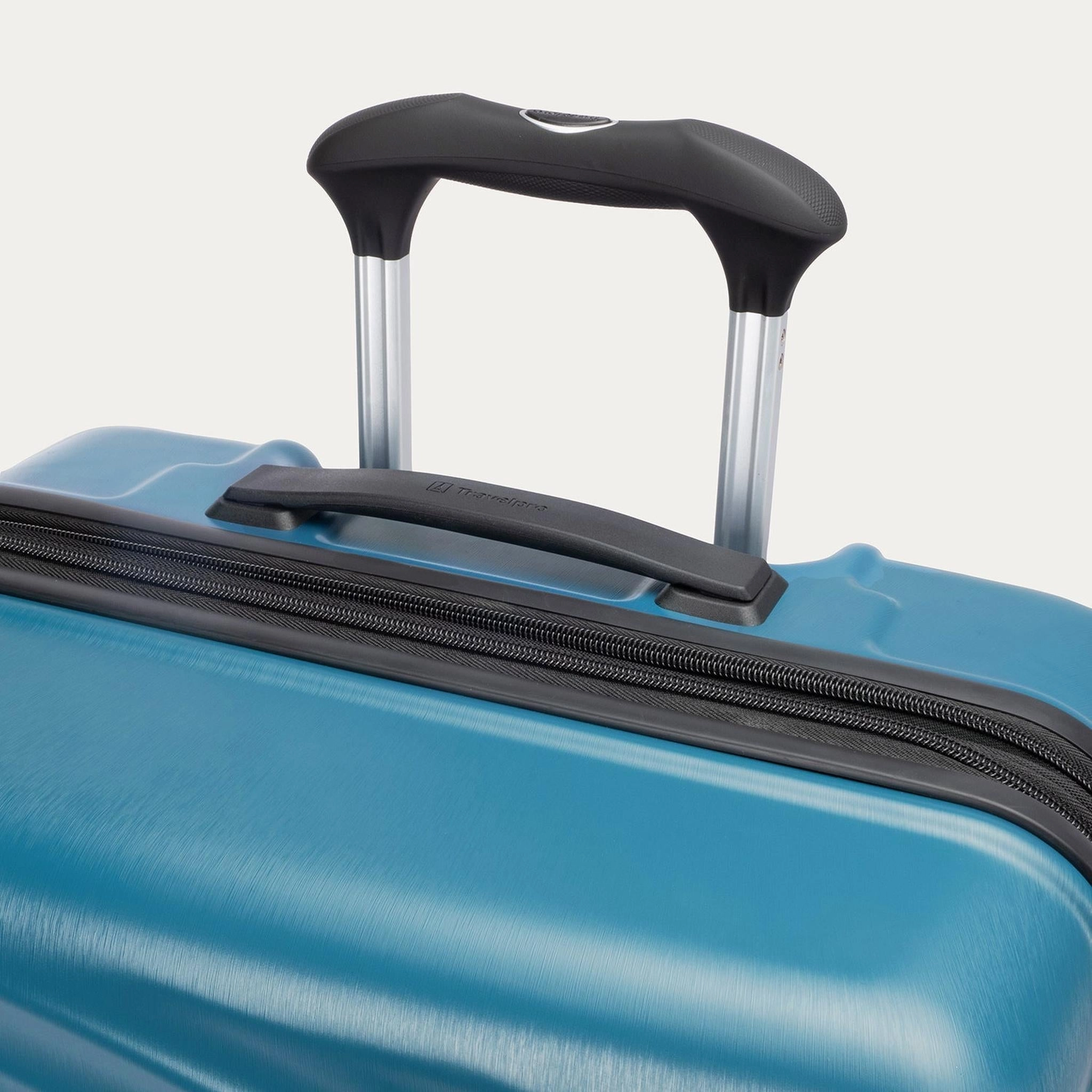 Travelpro Maxlite Air V2 Medium Check-in Expandable Spinner