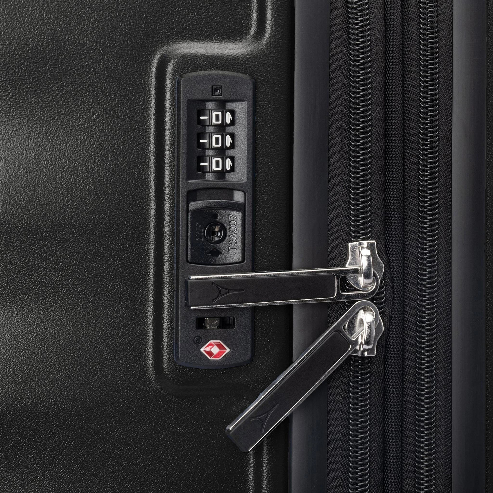 Travelpro Maxlite Air V2 Medium Check-in Expandable Spinner