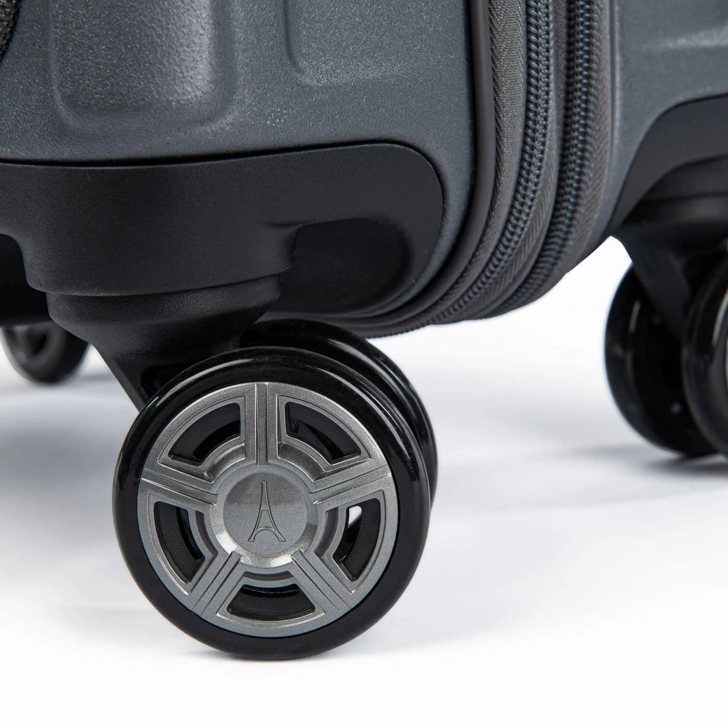 Travelpro Platinum Elite Business Plus Carry-On Expandable Hardside Spinner Luggage
