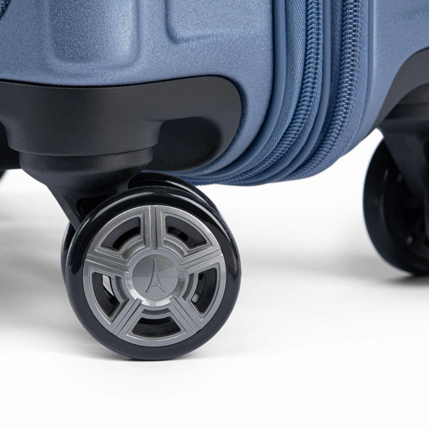 Travelpro Platinum Elite Business Plus Carry-On Expandable Hardside Spinner Luggage
