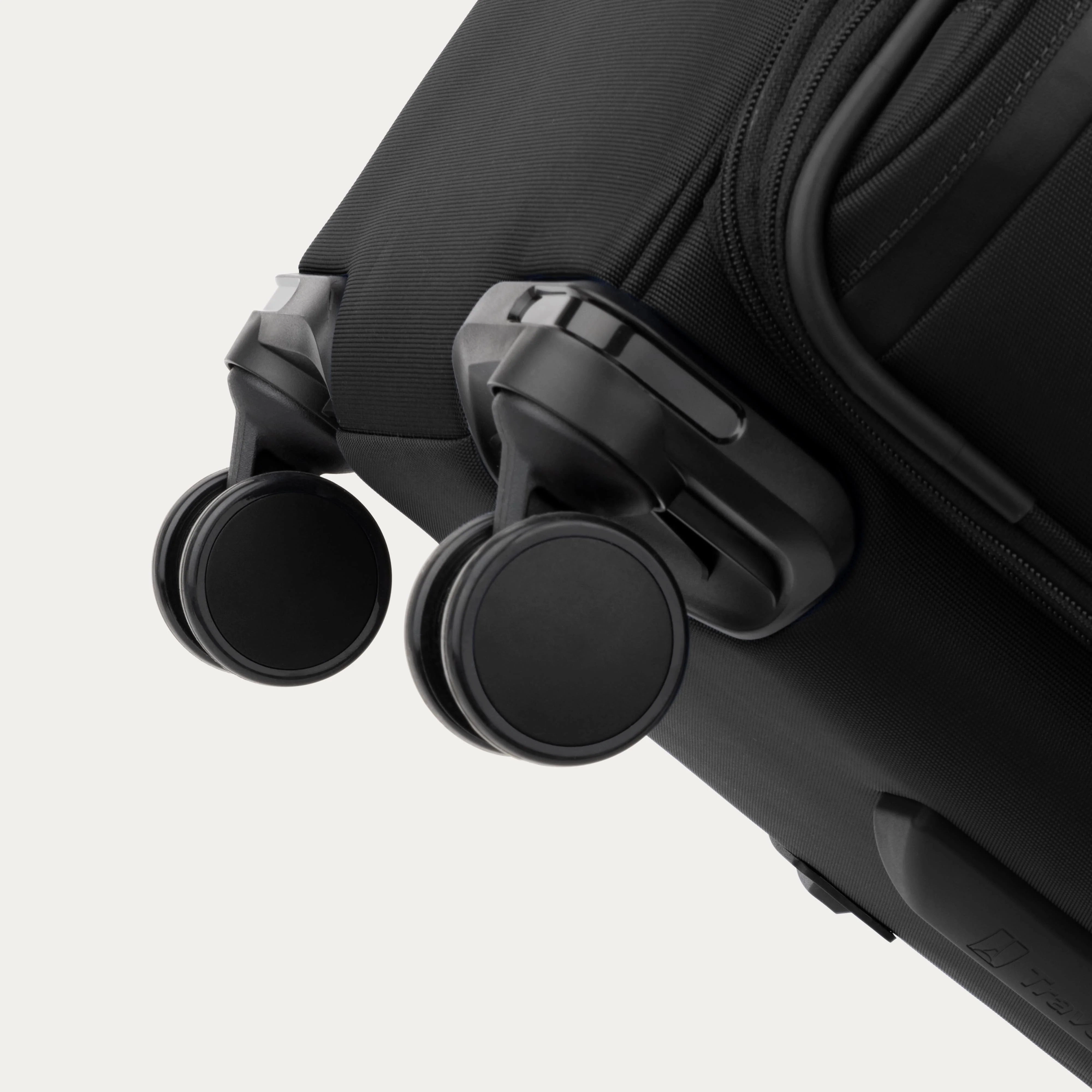 Travelpro VersaPack  Large Check-In Expandable Spinner Luggage