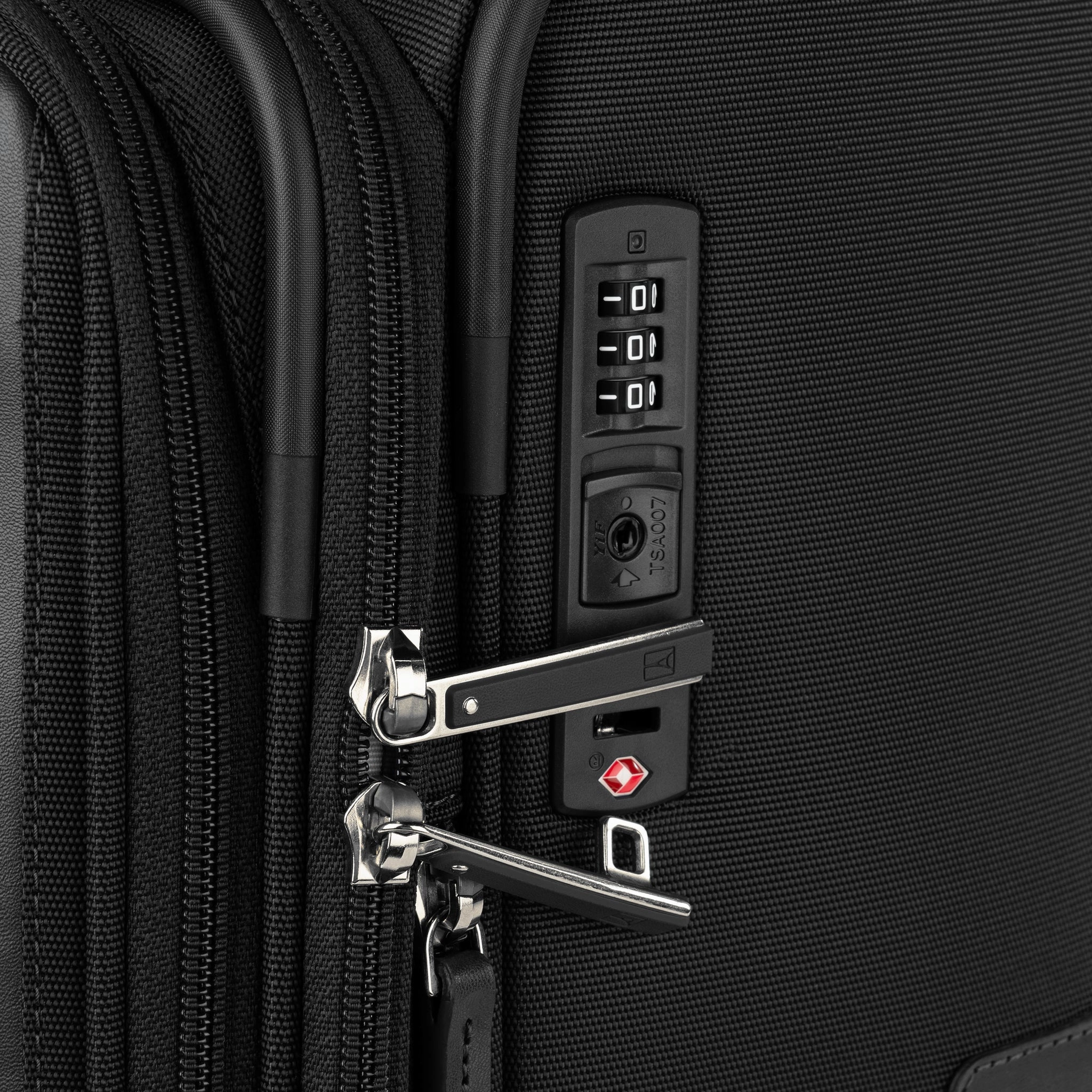Travelpro VersaPack  Large Check-in Expandable Spinner