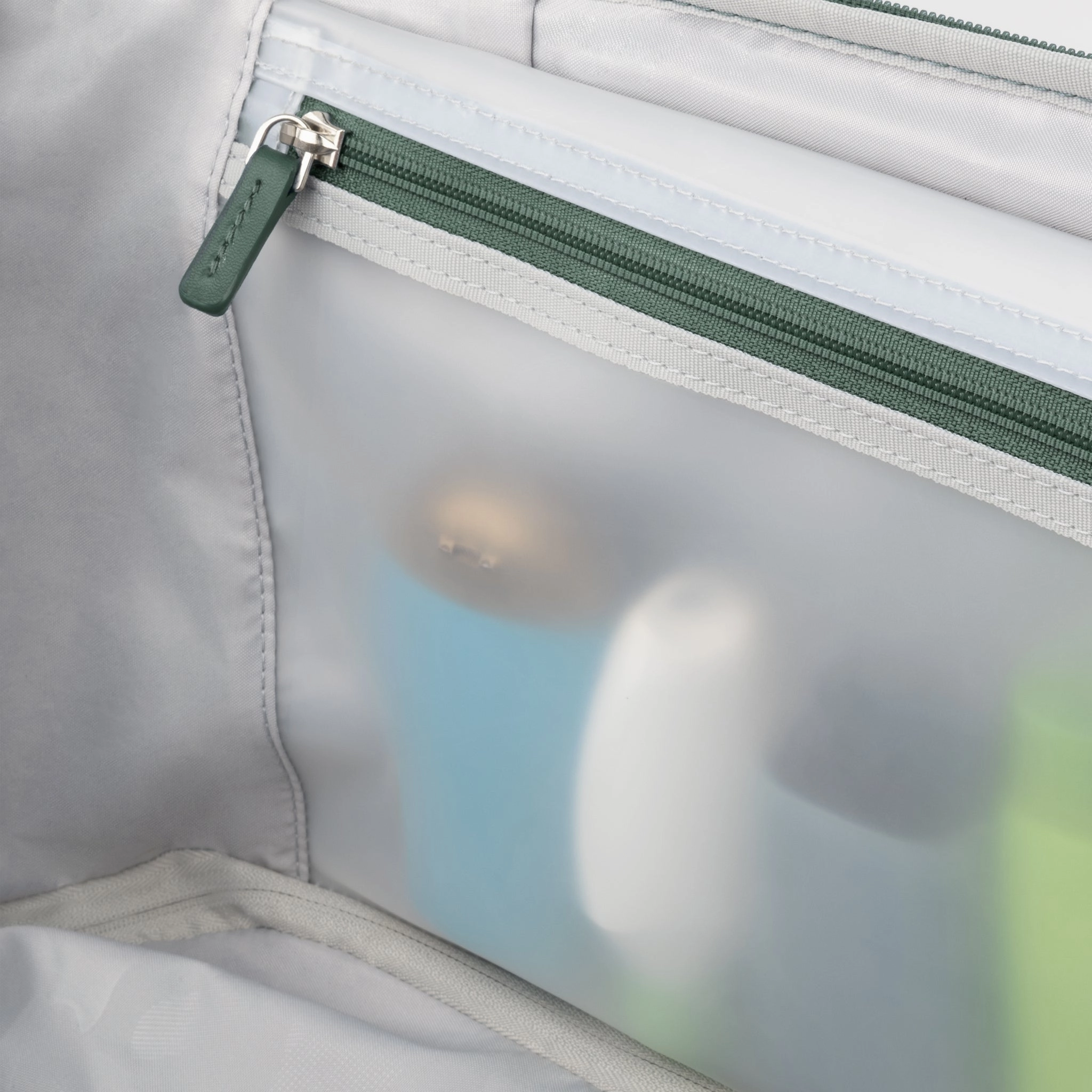 Travelpro VersaPack  Large Check-in Expandable Spinner