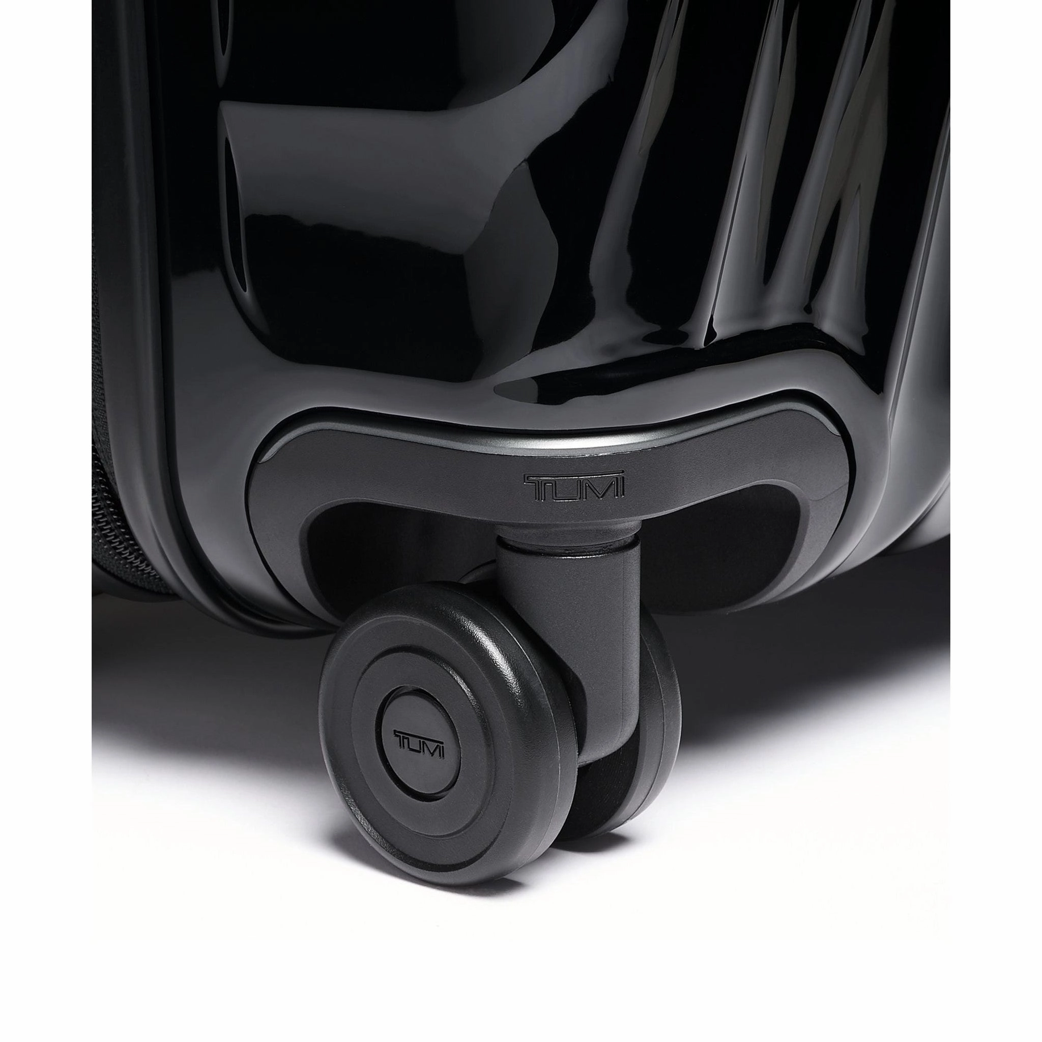 TUMI 19 Degree Short Trip Expandable 4 Wheeled Packing Case