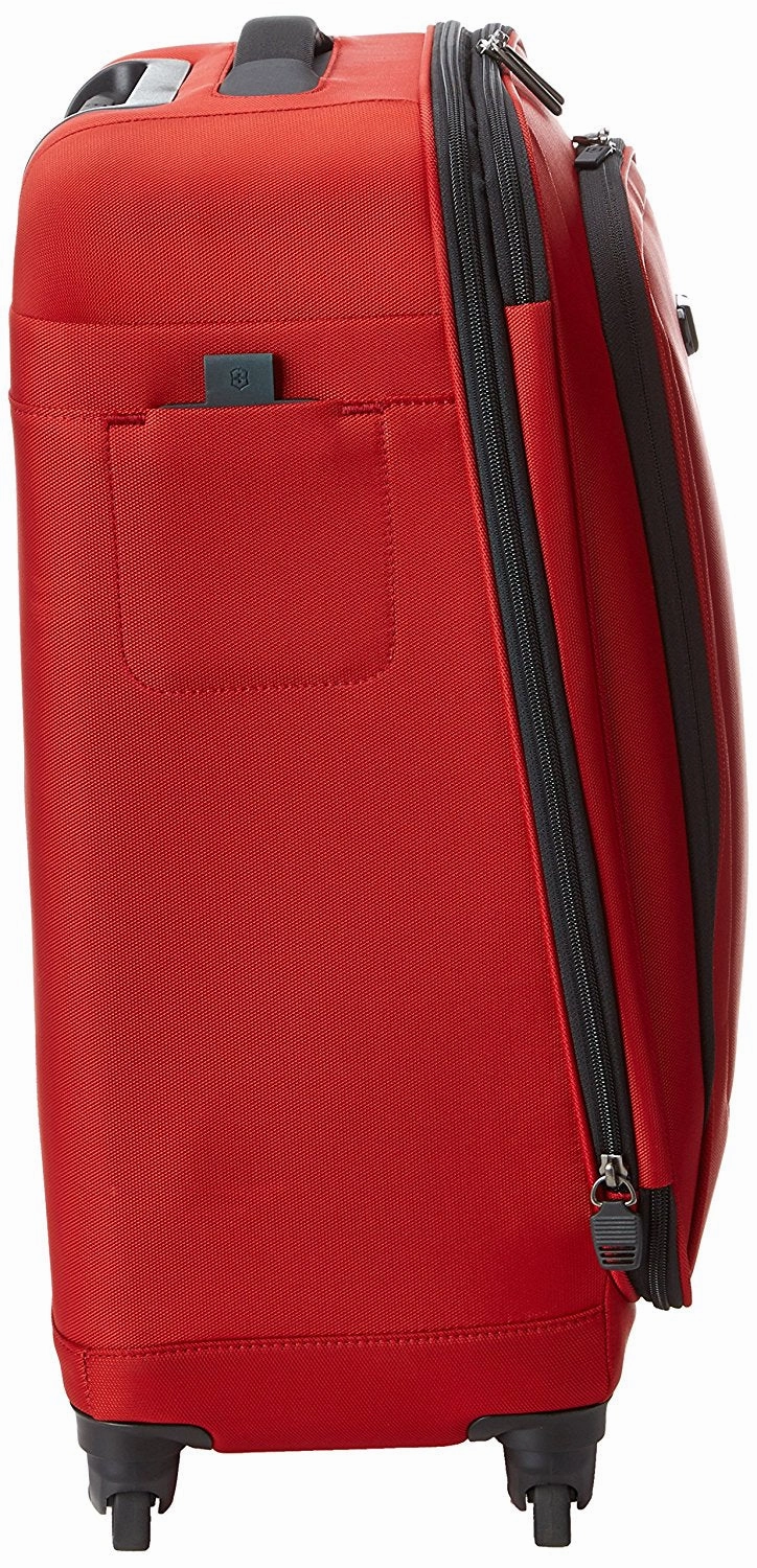 Victorinox 22" Expandalbe 4-Wheel Ultra-Light Expandable Spinner Upright