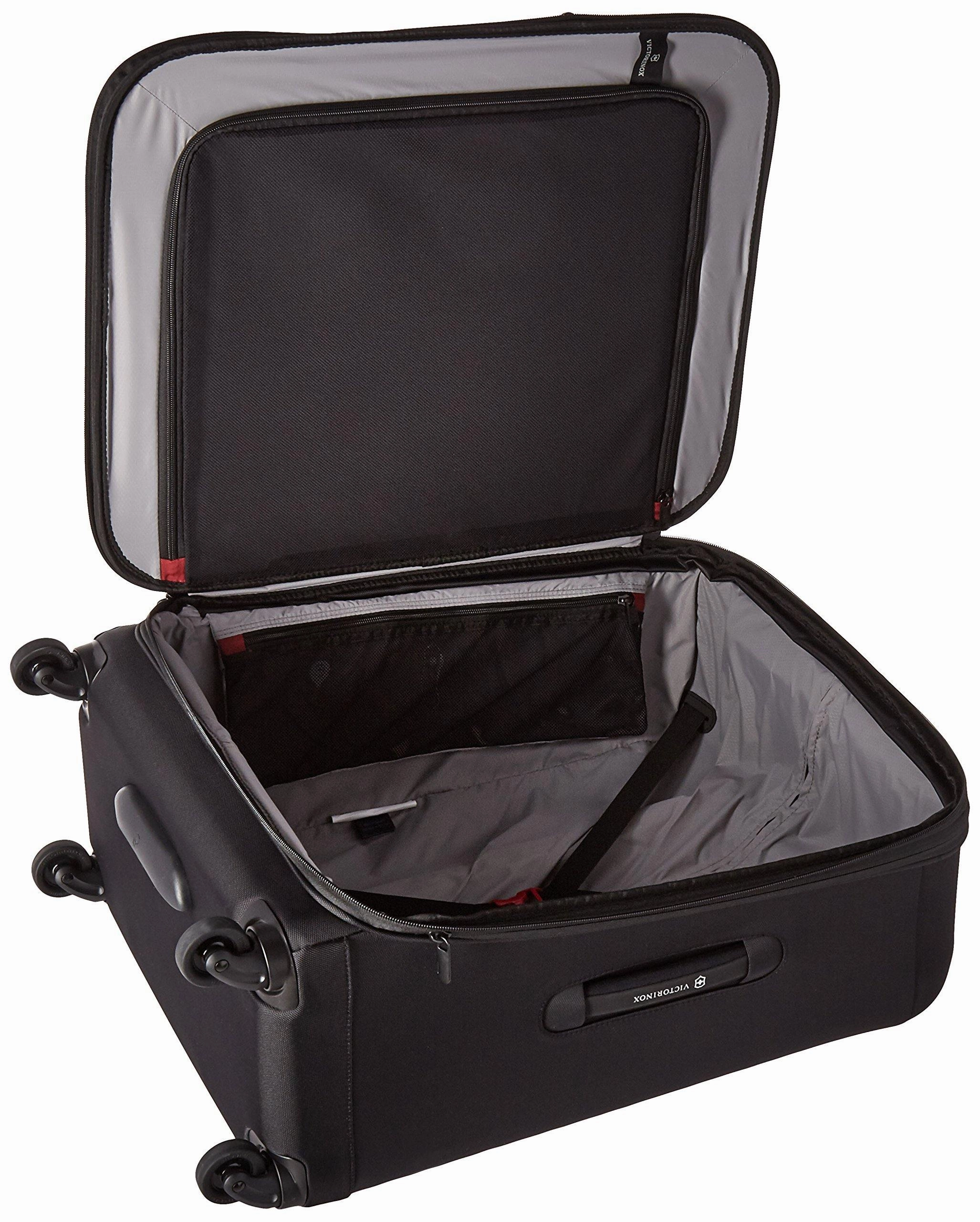 Victorinox Avolve 3.0 Checked-Medium (26") 4-Wheel Medium Luggage