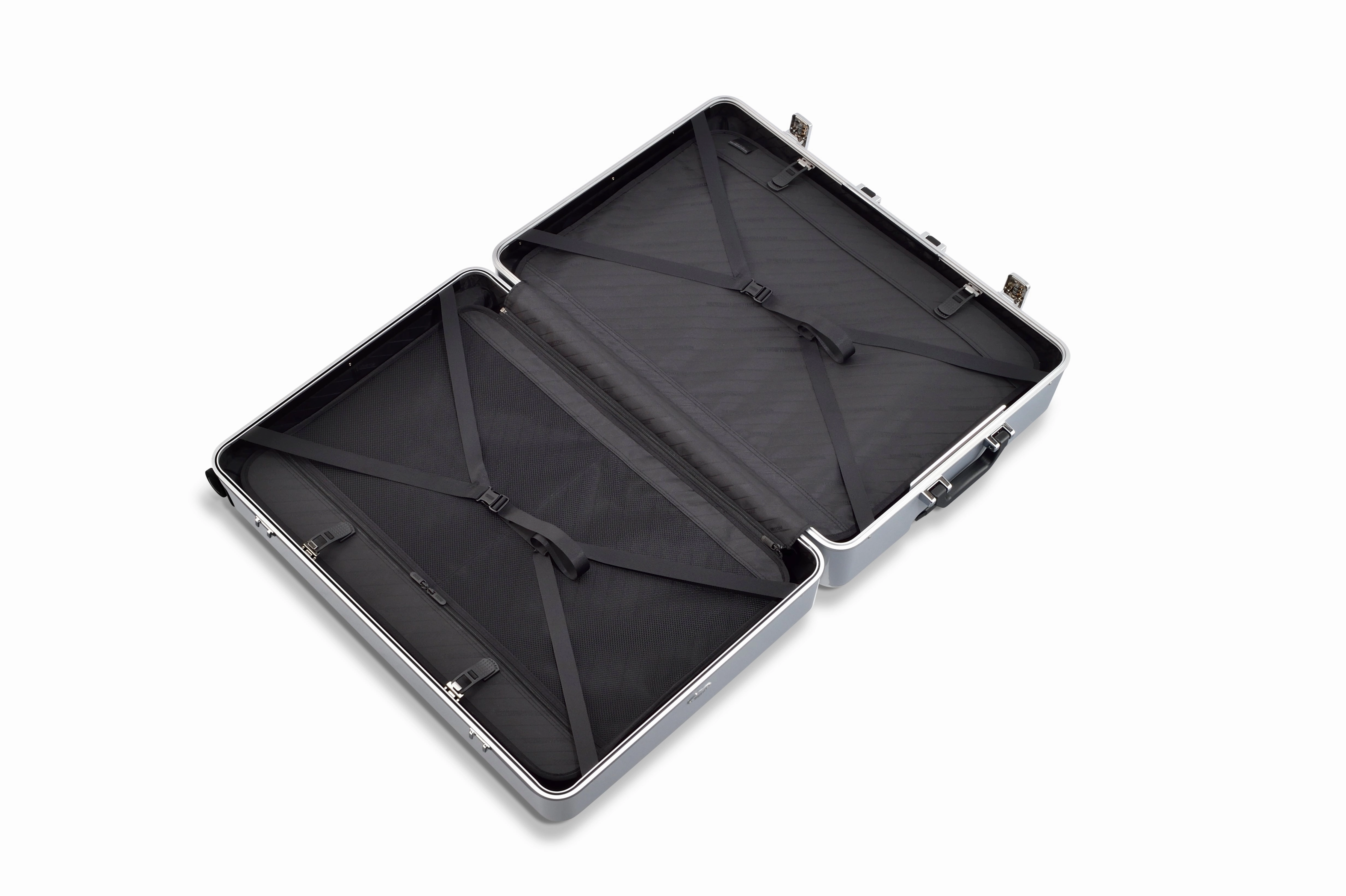 ZERO Halliburton Classic Polycarbonate 2.0 30" 4-Wheel Large Luggage